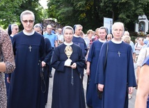 Siostry przyjechały na Dróżki z relikwiami bł. Edmunda Bojanowskiego.