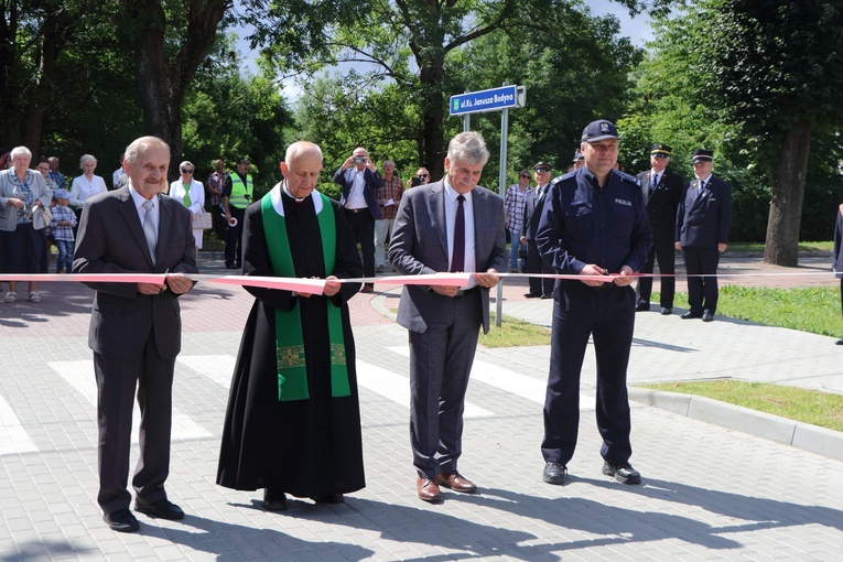 Korsze. Uroczyste otwarcie ulicy ks. Janusza Budyna