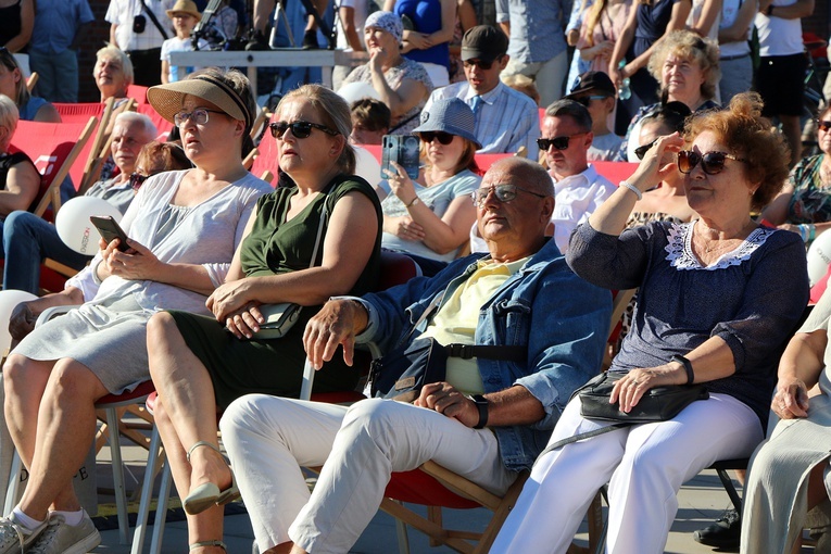 Koncert piosenek powstańczych z Ferajną z Hoovera we Wrocławiu