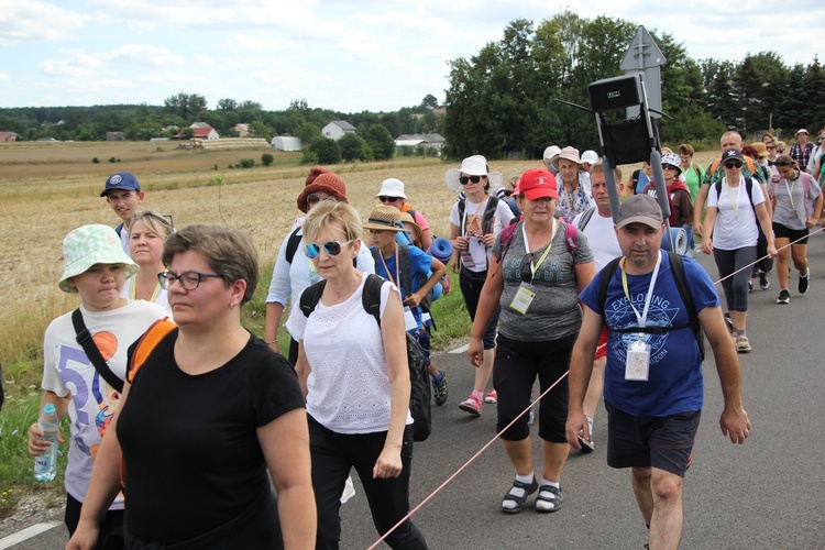 Fotorelacja z pielgrzymki - Dzień 4 - Kolumna stalowowolska