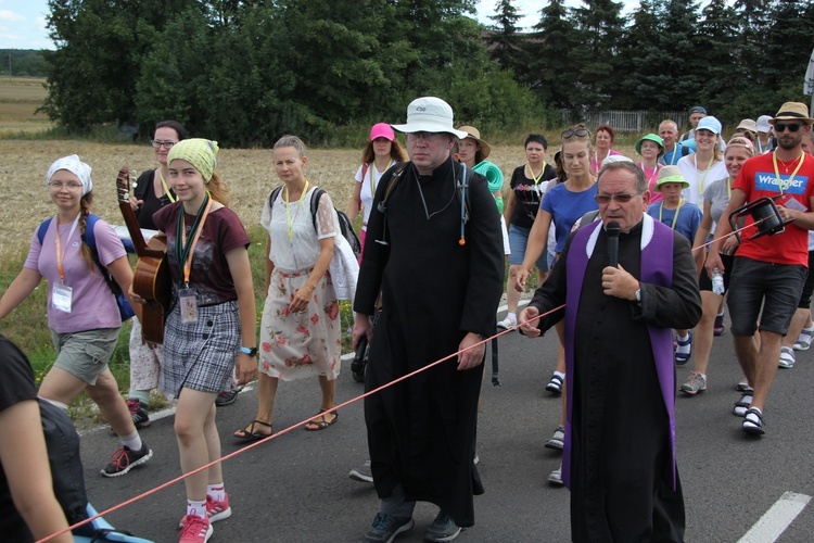 Fotorelacja z pielgrzymki - Dzień 4 - Kolumna stalowowolska