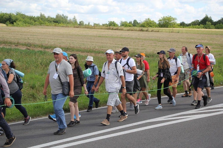 Fotorelacja z pielgrzymki - Dzień 4 - Kolumna stalowowolska