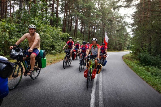 ​NINIWA Team mknie na północ - pierwszy tysiąc kilometrów i trzy kraje już za nimi