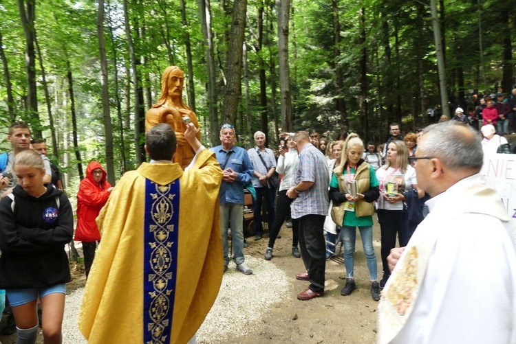 W "bukowej bazylice" na Trzonce - odpust ku czci Matki Bożej Śnieżnej 2022