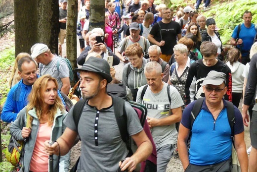 W "bukowej bazylice" na Trzonce - odpust ku czci Matki Bożej Śnieżnej 2022
