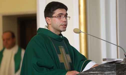 Ks. Piotr Rajda, przewodnik pielgrzymki.