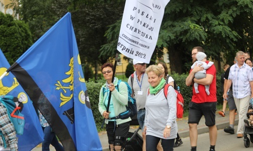 Wyruszyli, by w drodze rozważać słowa Jezusa o swoim posłannictwie...