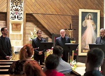 	Dostojna „Bogurodzica” rozpoczęła wiślański koncert.