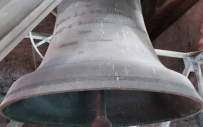 	Betglocke wraz z trzema pozostałymi dzwonami zawieszony był na drewnianej dzwonnicy, która pełniła funkcję pudła rezonansowego. Ich współbrzmienie było oceniane jako najpiękniejsze w mieście.