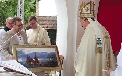 – Ile razy ksiądz biskup spojrzy na ten obraz, na tę bazylikę, niech zechce nam wszystkim, wiernym i księżom tu pracującym, pobłogosławić – prosił Wacław Jagielski.