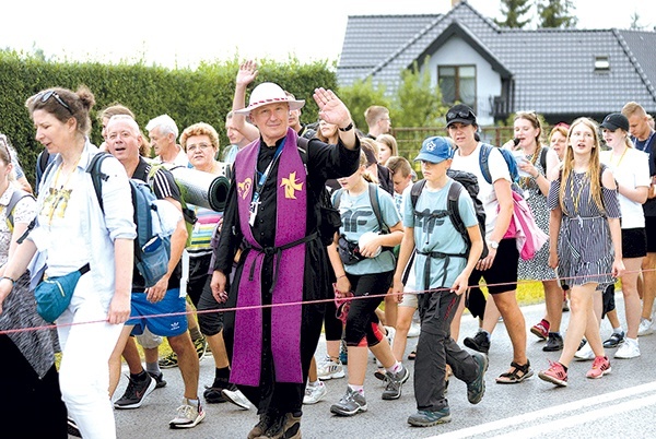 ◄	– Chcę dojść do Jasnej Góry ze wszystkimi intencjami, które są wpisane w diecezję radomską – powiedział  bp Marek Solarczyk.