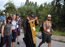 Pielgrzymi w drodze na Jasną Górę