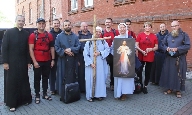 Chcą iść i iść. Karawana po raz drugi