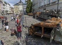 Poroszenko: ukraińska armia już prowadzi kontrofensywę