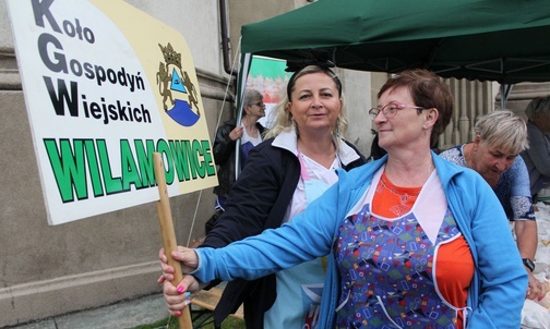 Wilamowickie gospodynie i tutejsi druhowie z OSP co roku goszczą jasnogórskich pielgrzymów przybyłych tu z całej diecezji.