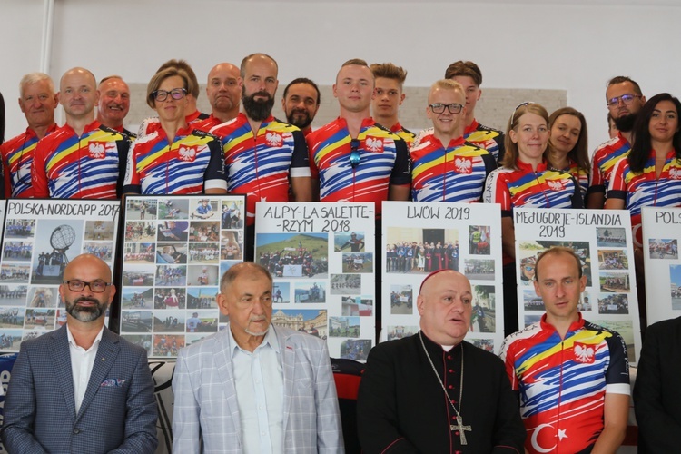 Rowerowy Team "Rozkręć wiarę" wyruszył na pielgrzymkę "Śladami św. Pawła" -2022