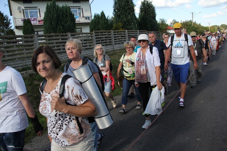 Fotorelacja z pielgrzymki - dzień 7. - kolumna stalowowolska