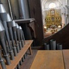 Prezbiterium kolegiaty widziane z wnętrza organów.