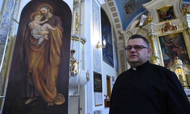 O inicjatywie ufufdowania przez parafian obrazu mówi ks. Krzysztof Tworzydło.