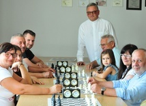 Turniej szachowy podczas pikniku w Konopnicy