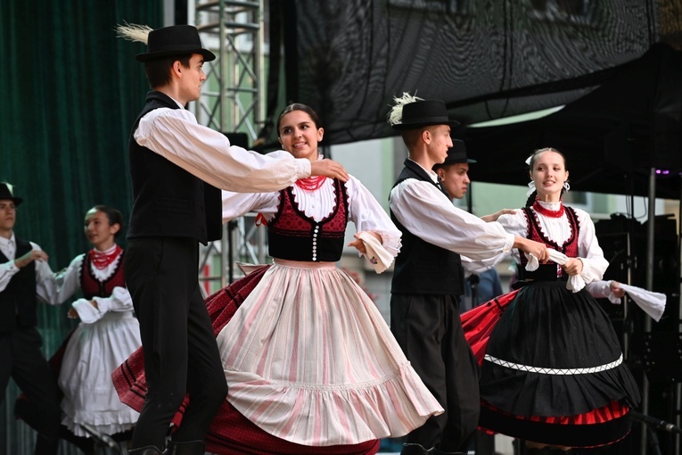 Inauguracja XXX Międzynarodowego Festiwalu Folkloru w Strzegomiu
