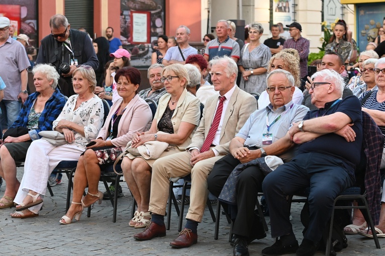 Inauguracja XXX Międzynarodowego Festiwalu Folkloru w Strzegomiu