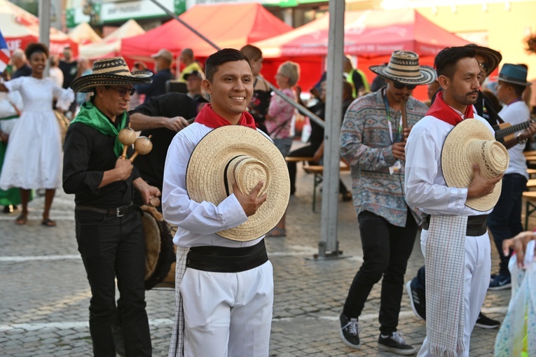 Inauguracja XXX Międzynarodowego Festiwalu Folkloru w Strzegomiu