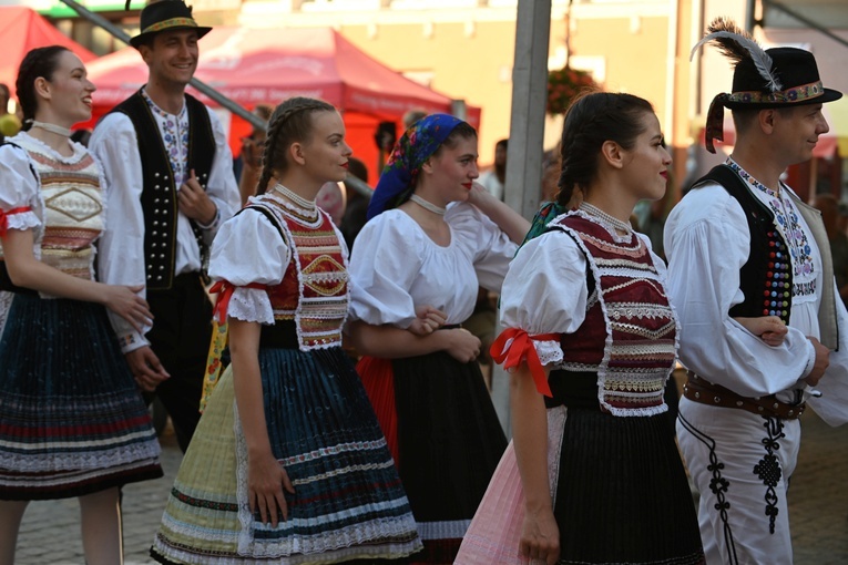 Inauguracja XXX Międzynarodowego Festiwalu Folkloru w Strzegomiu