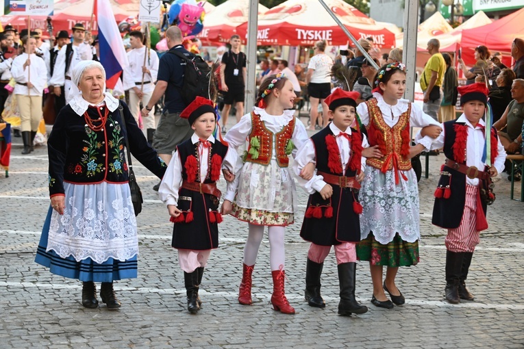Inauguracja XXX Międzynarodowego Festiwalu Folkloru w Strzegomiu