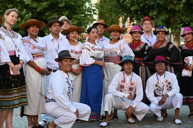 Inauguracja XXX Międzynarodowego Festiwalu Folkloru w Strzegomiu