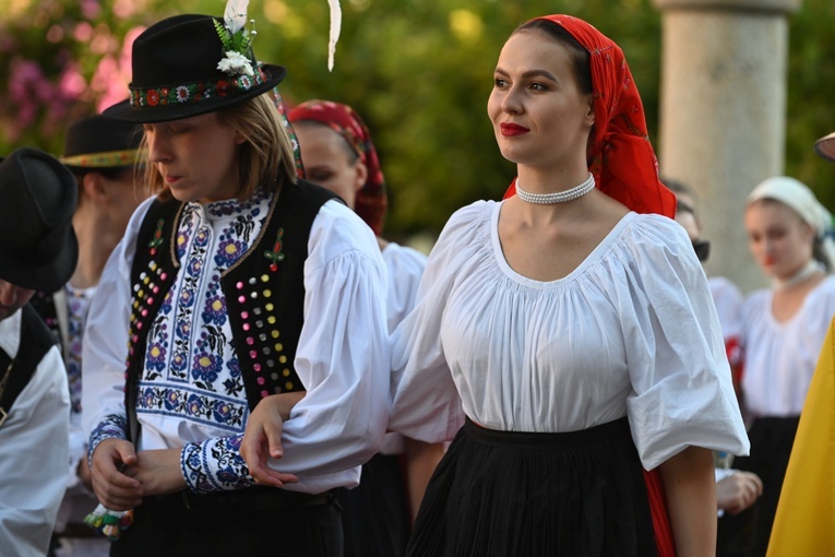 Inauguracja XXX Międzynarodowego Festiwalu Folkloru w Strzegomiu