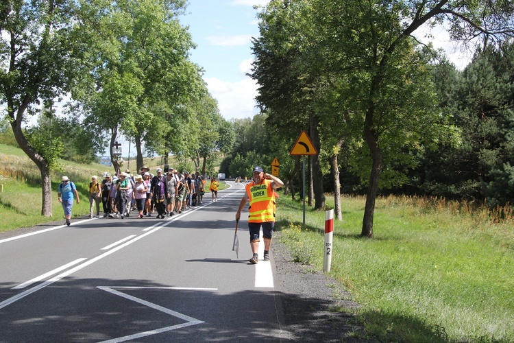 Fotorelacja z pielgrzymki - dzień 8. - kolumna stalowowolska