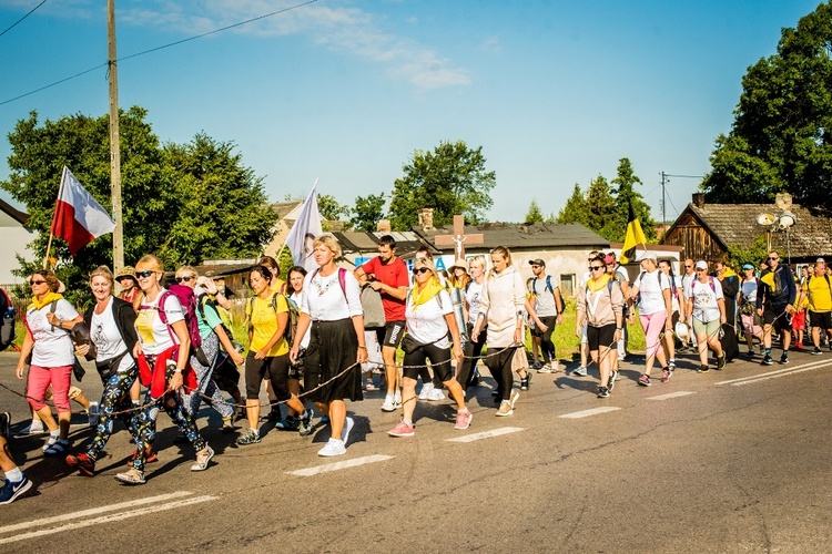 Jasna Góra już niedaleko - ostatni dzień pielgrzymowania