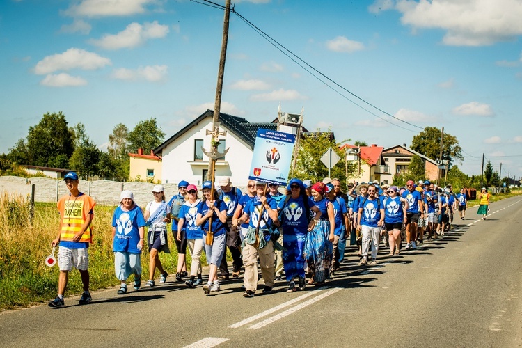 Jasna Góra już niedaleko - ostatni dzień pielgrzymowania