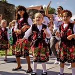 Zaprosili dzieci na śniadanie do bazyliki