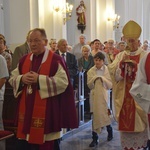 Wprowadzenie relikwii bł. ks. Jerzego Popiełuszki do parafii w Kutnie