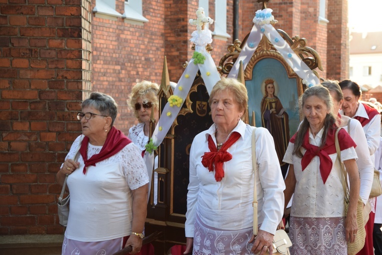 Wprowadzenie relikwii bł. ks. Jerzego Popiełuszki do parafii w Kutnie
