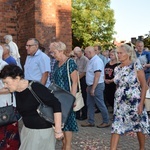 Wprowadzenie relikwii bł. ks. Jerzego Popiełuszki do parafii w Kutnie