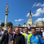 Pasterz diecezji przywitał pątników wchodzących na Jasną Górę