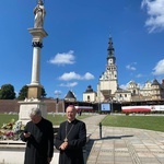 Pasterz diecezji przywitał pątników wchodzących na Jasną Górę