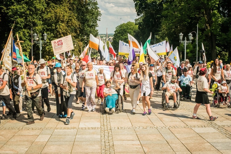 Z pokłonem u Maryi