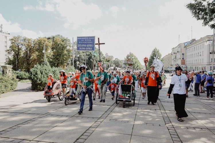 Zielonogórscy pątnicy u Pani Jasnogórskiej