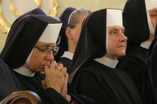 Jubileusz 400-lecia sióstr elżbietanek cieszyńskich z nuncjuszem i biskupami - 2022