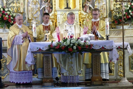 Jubileusz 400-lecia sióstr elżbietanek cieszyńskich z nuncjuszem i biskupami - 2022