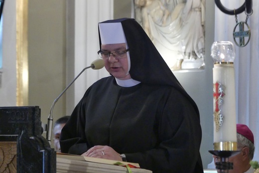 Jubileusz 400-lecia sióstr elżbietanek cieszyńskich z nuncjuszem i biskupami - 2022