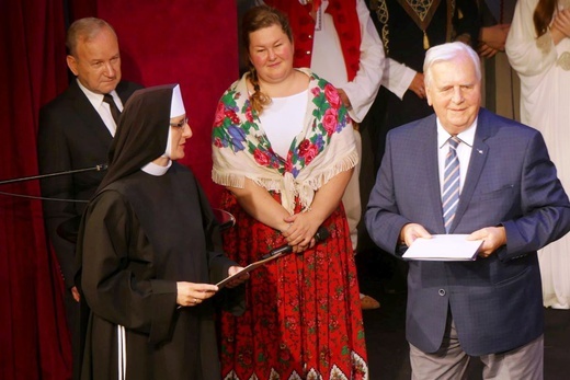 Jubileusz 400-lecia sióstr elżbietanek cieszyńskich z nuncjuszem i biskupami - 2022