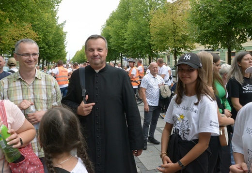 Pielgrzymka z diecezji radomskiej weszła na Jasną Górę