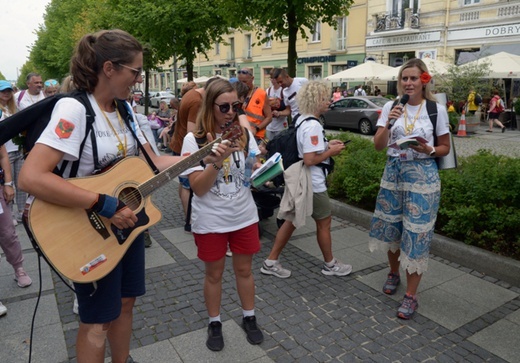 Pielgrzymka z diecezji radomskiej weszła na Jasną Górę