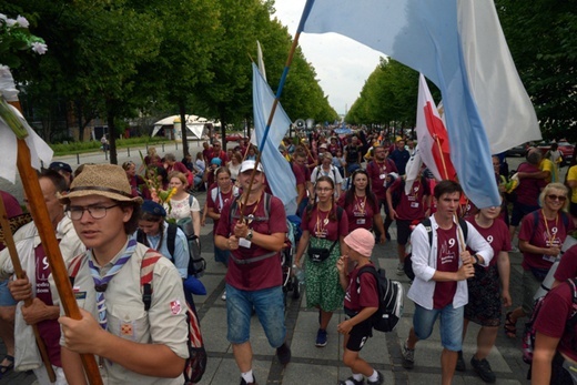 Pielgrzymka z diecezji radomskiej weszła na Jasną Górę