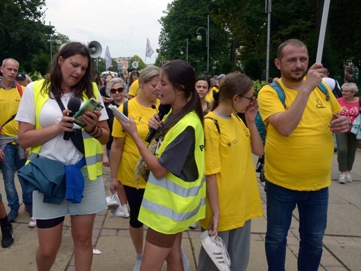 Pielgrzymka z diecezji radomskiej weszła na Jasną Górę